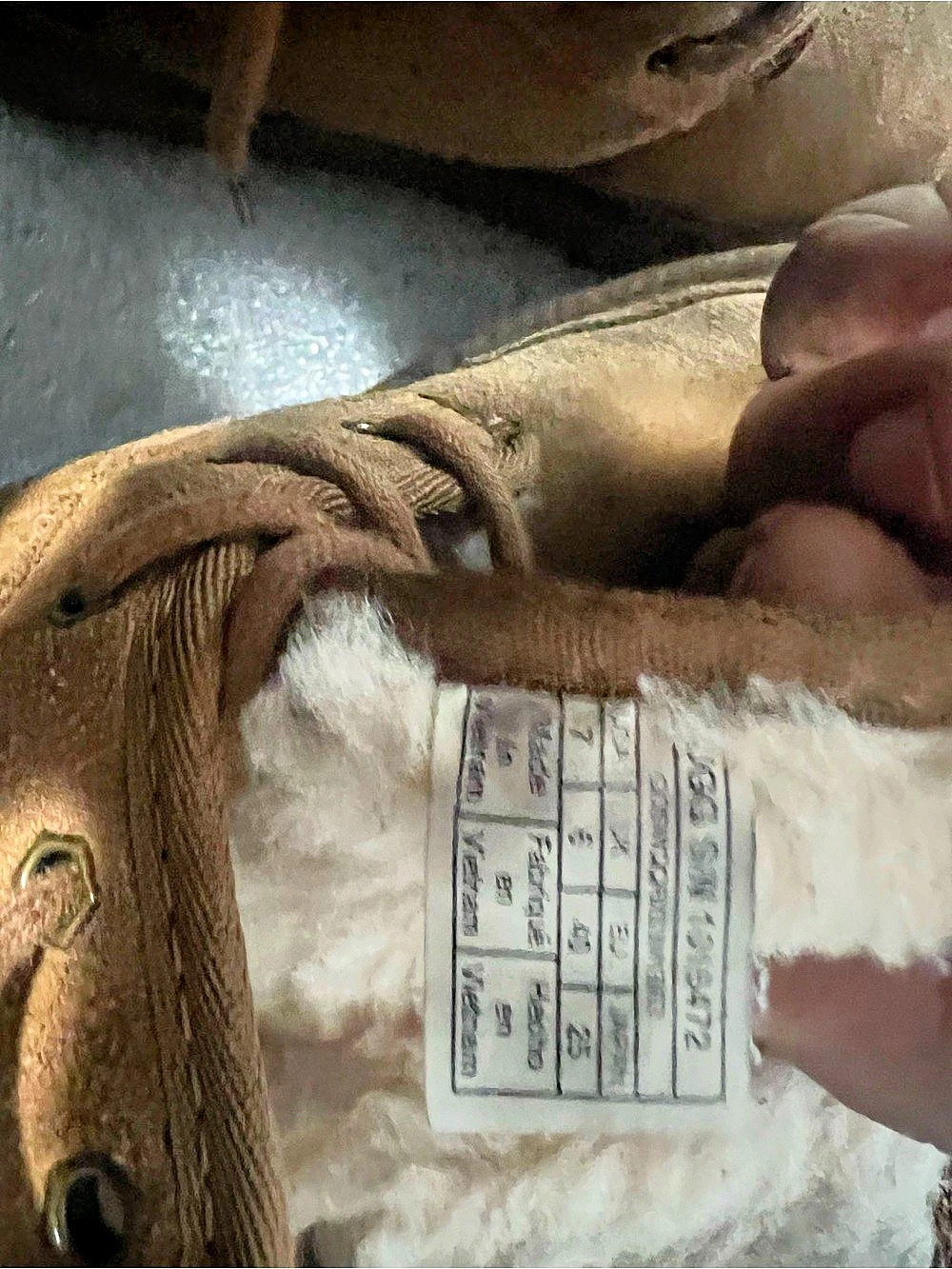 UGG - Picture 4 of 4